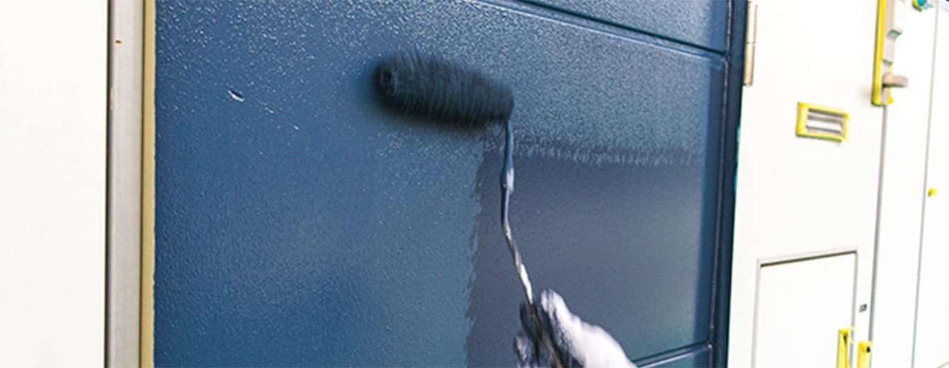 外壁塗装中の様子